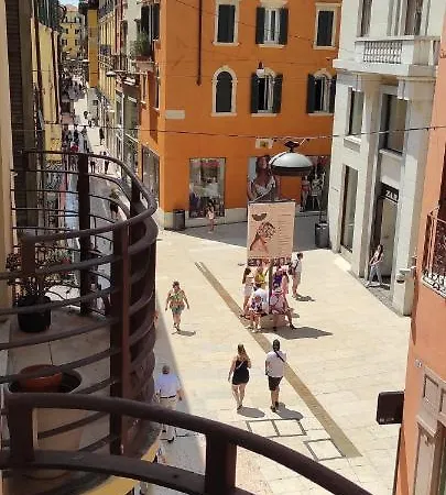Апартаменты Centro Storico , Samaritana N.4 *